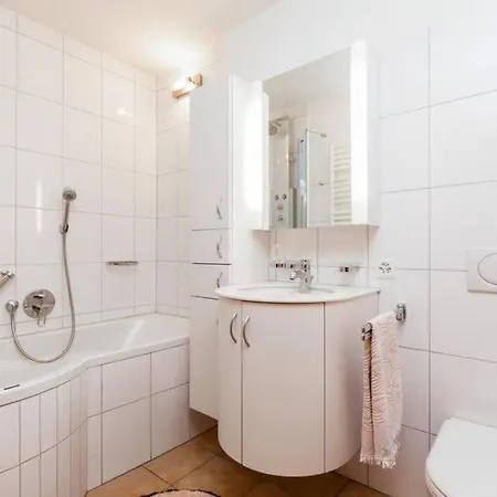 Direkt Am - Aussicht - Balkon - Tg-stellplatz *